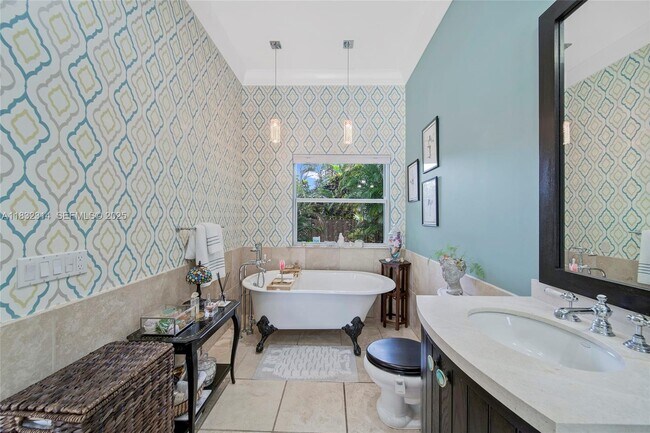 Building Photo - 6645 SW 73rd Ct