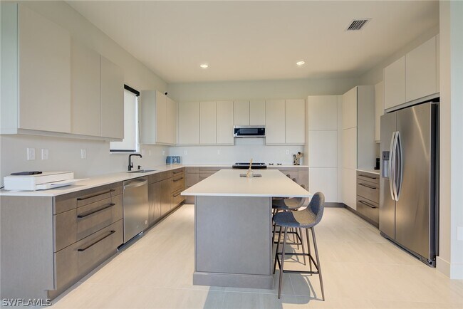 Building Photo - 4843 Frattina St.