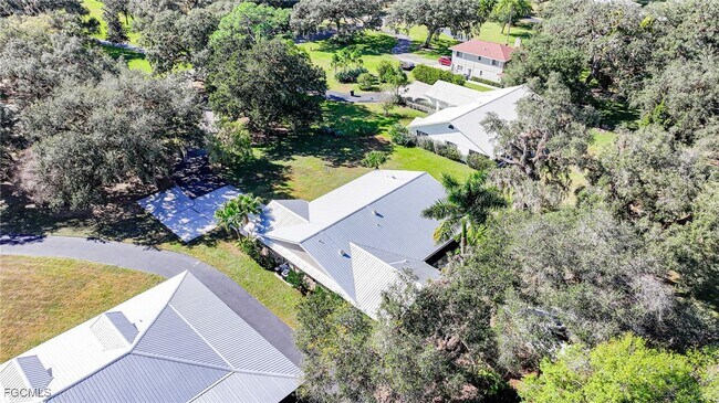 Building Photo - 1250 Riverbend Dr