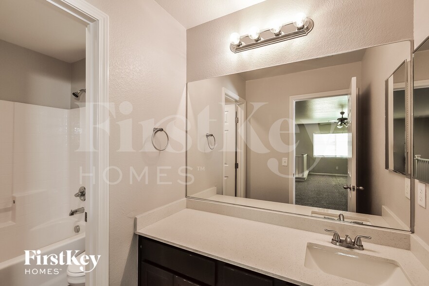 Building Photo - 5485 Ovando Way