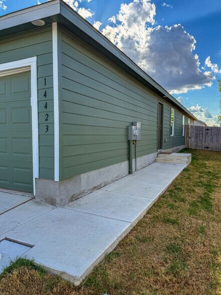 Building Photo - 14423 Alluvium