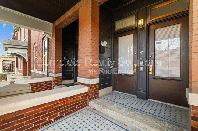 Building Photo - 2042 Russell Blvd