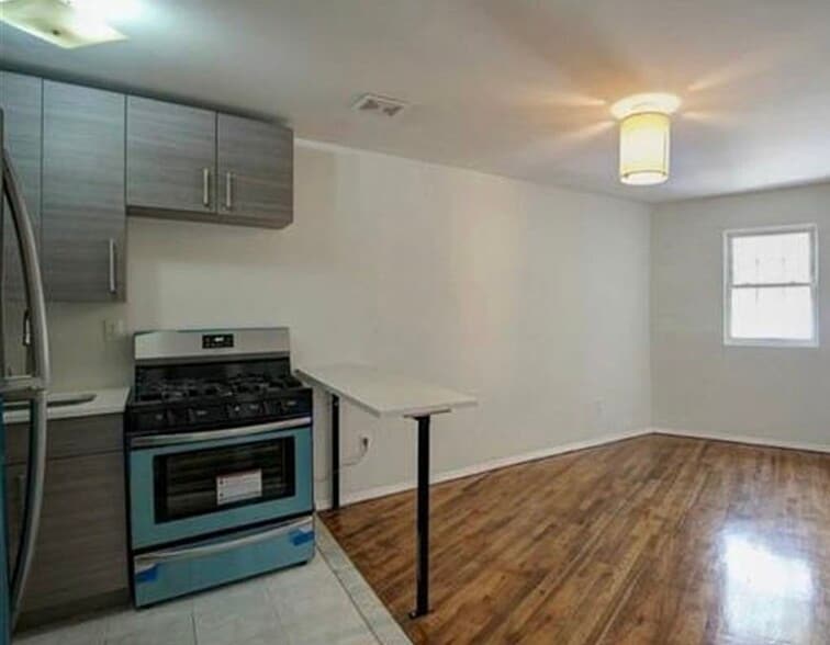 Building Photo - 1001 Fulton St