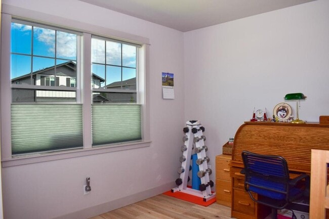 Building Photo - 214 Oak Crest Way