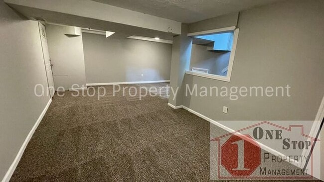 Building Photo - Beautiful 3 Bedroom 1.5 Bathroom in Kansas...