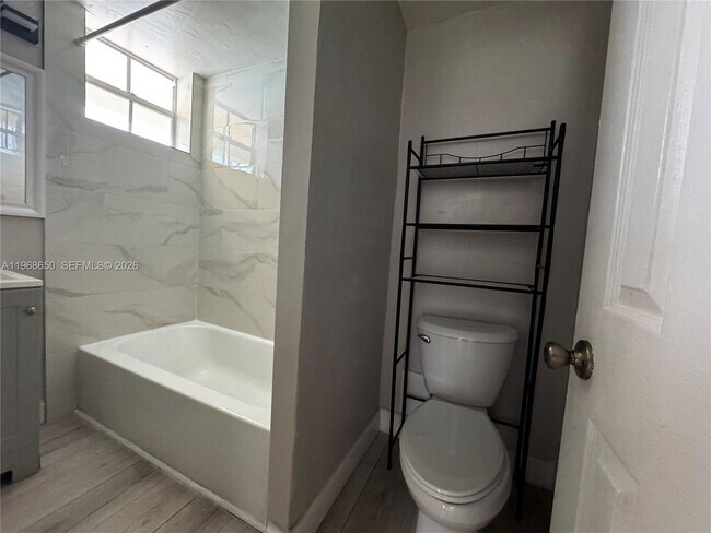 Building Photo - 500 13th St