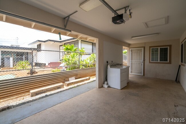Building Photo - $2645 / 2br- 856ft2 - 2br/1ba Duplex, Incl...