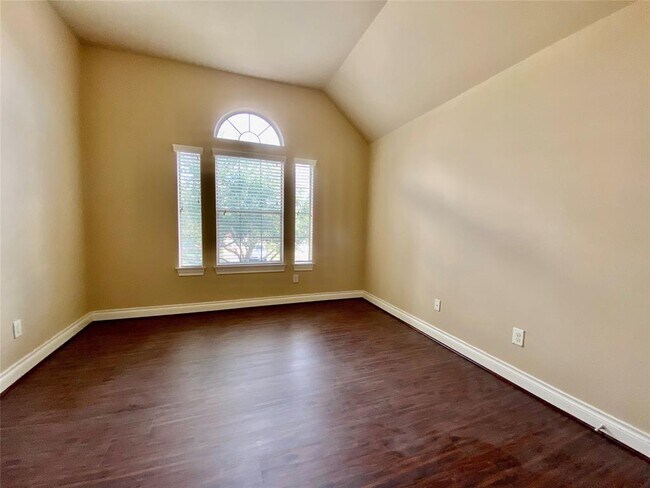 Building Photo - 25503 Lockspur Dr