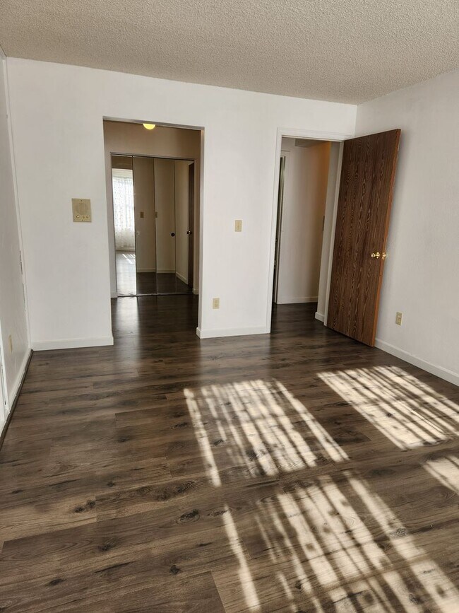 Building Photo - Fresh paint! Amazing first floor unit in A...