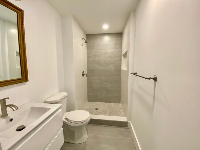 Building Photo - 333 Dorchester St