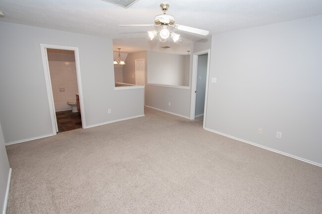 Building Photo - 1123 Andover Dr