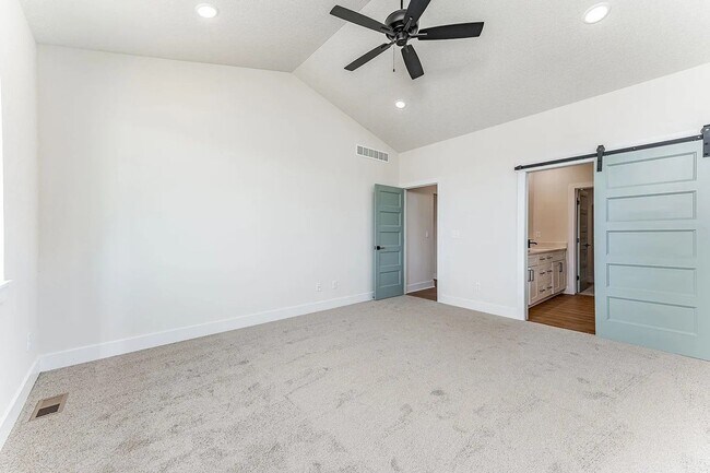 Building Photo - Single family home in Goddard Kansas. This home features 2 bedrooms, 2 bathrooms and a three car ...