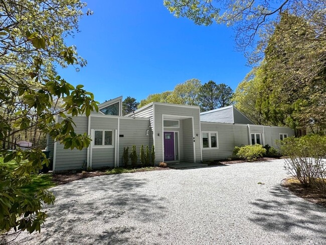 Building Photo - 5 Lakewood Ln