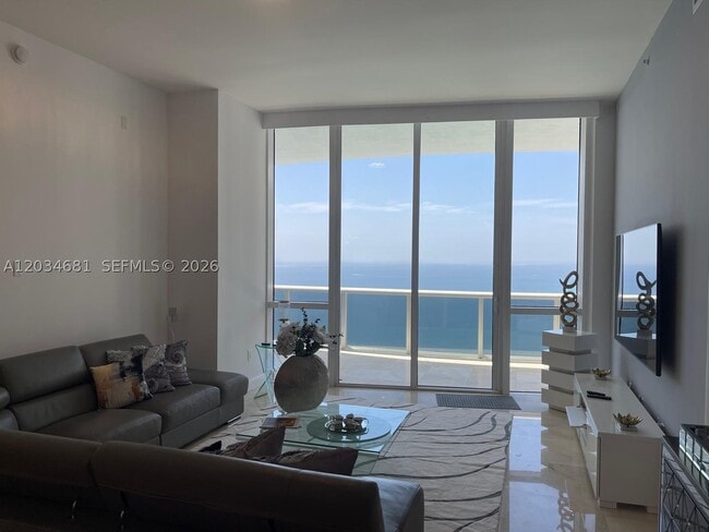 Building Photo - 16001 Collins Ave