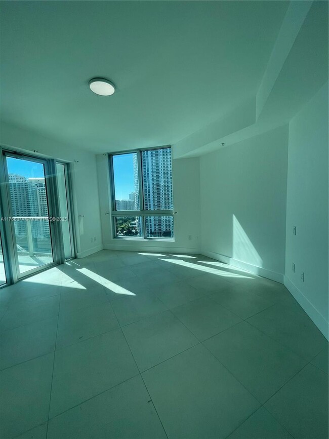 Building Photo - 300 S Biscayne Blvd