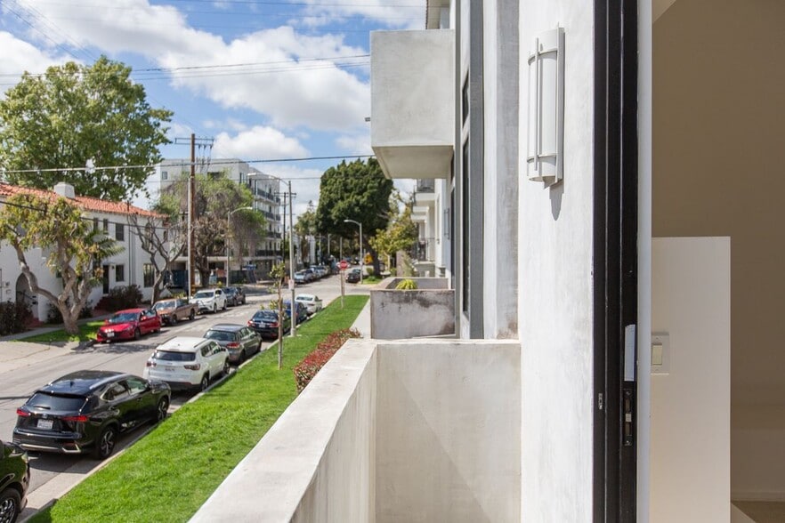 Building Photo - 8639 Whitworth Dr