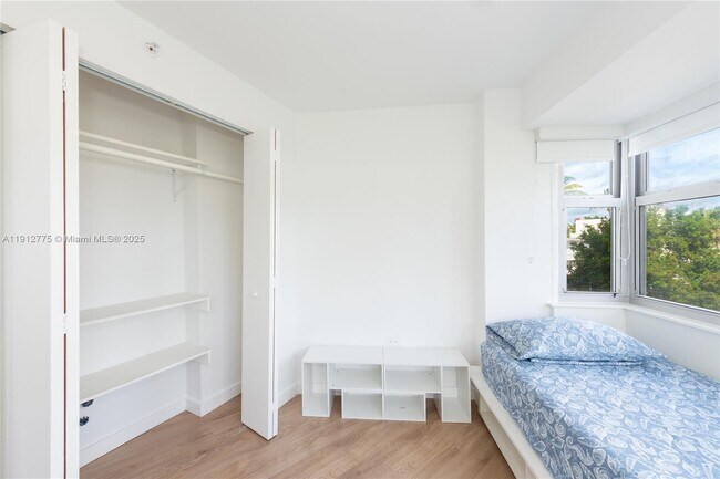 Building Photo - 1881 Washington Ave