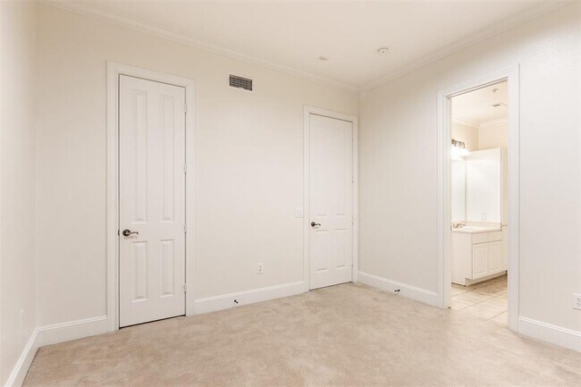 Building Photo - 7134 Mapleridge St