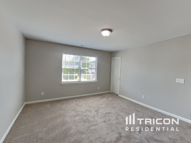 Building Photo - 1104 Braemar Highland Dr