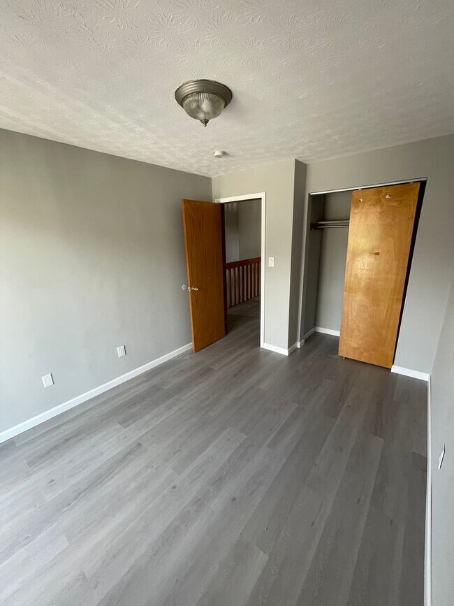 Building Photo - (22) 98-100 Woodruff Avenue