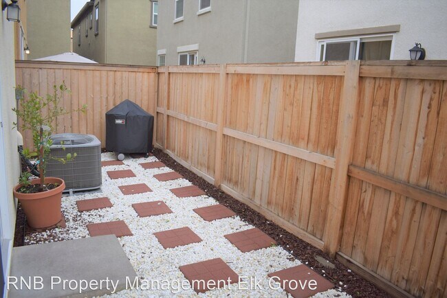 Building Photo - 3 br, 2.5 bath House - 8195 Kramer Ranch Lane