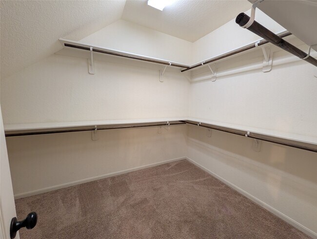 Building Photo - 6614 Hunters Creek Ln
