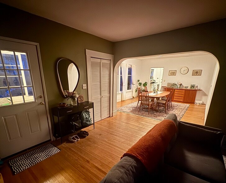 Building Photo - 4332 Eastern Ave N