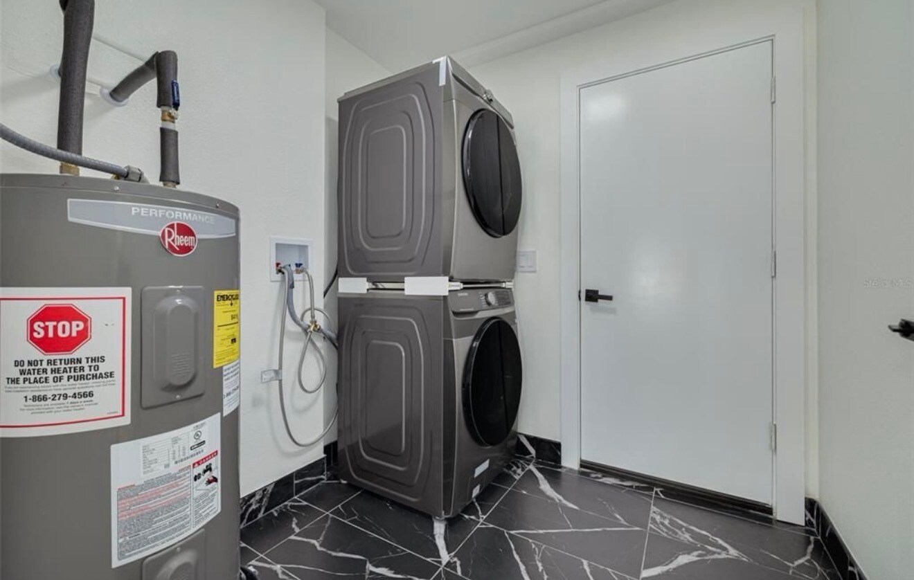 Building Photo - 1723 Cypress Ave