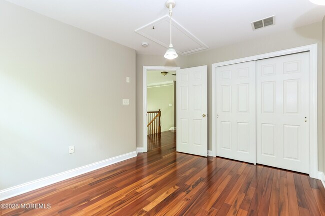 Building Photo - 18 Deepwater Cir
