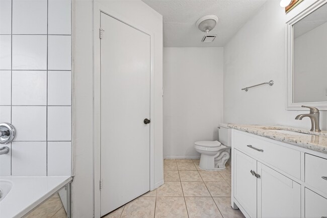 Building Photo - 11718 Inga Ln