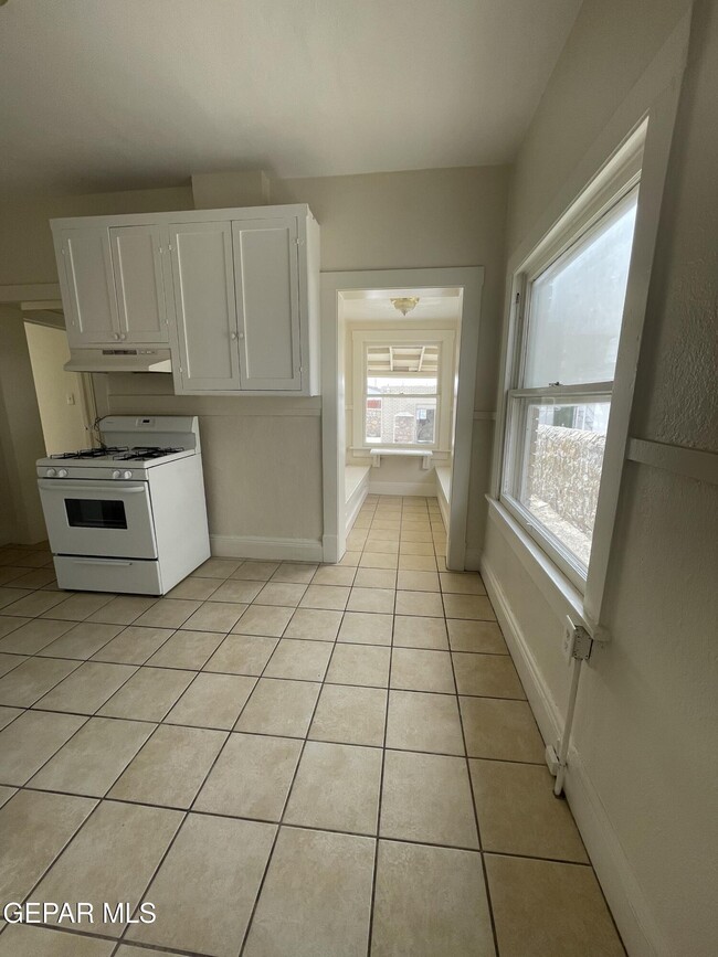 Building Photo - 3720 Chester Ave