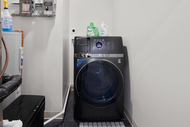 Building Photo - 301 N Mulberry St