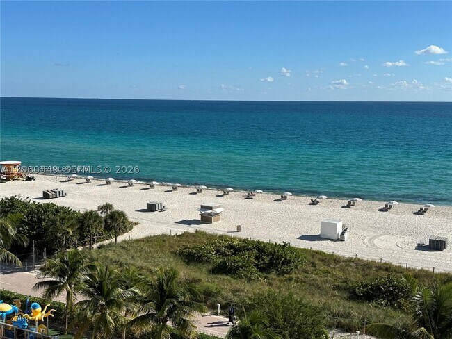 Building Photo - 6039 Collins Ave