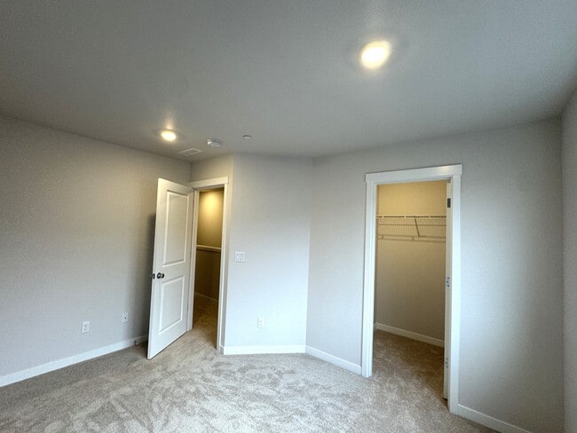 Building Photo - 15083 NW Ethel Ln