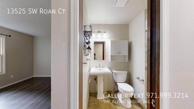 Building Photo - 13525 SW Roan Ct