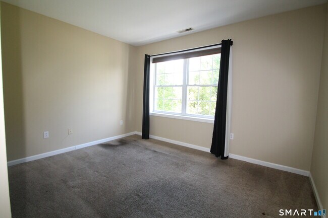 Building Photo - 8005 Heartwood Ln