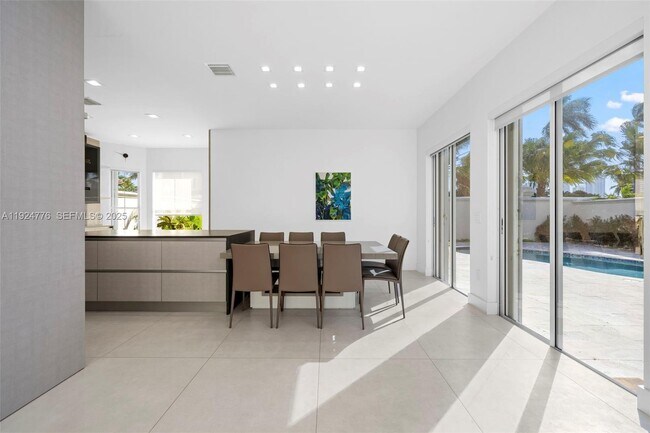 Building Photo - 1549 Breakwater Terrace