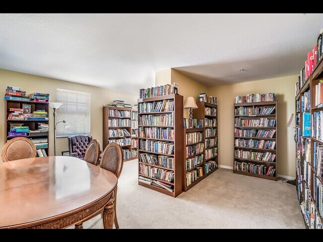 Building Photo - 1064 N Tamiami Trl