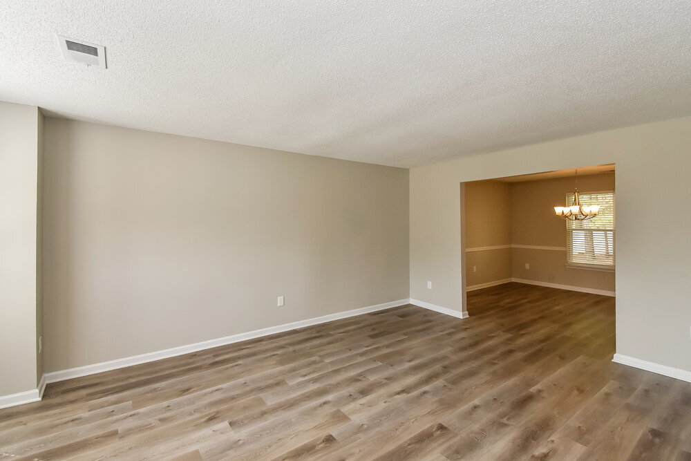 Building Photo - 146 Edison Dr