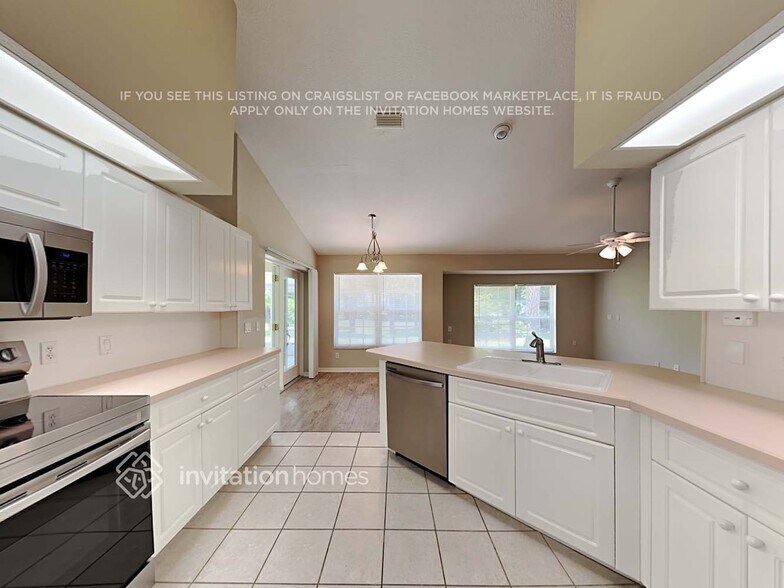Building Photo - 184 Maracal Way