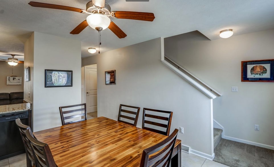 Building Photo - 27 Gloucester Dr