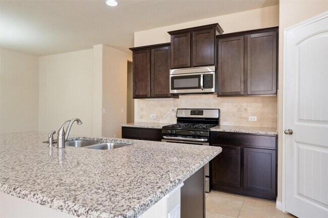 Building Photo - 16445 Vescovo Ln