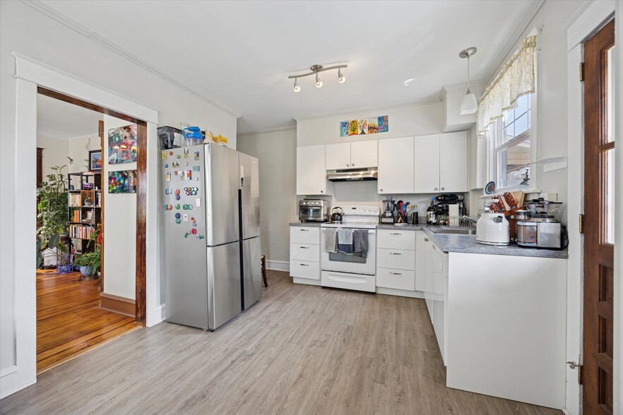 Kitchen - 4016 Sommers Ave