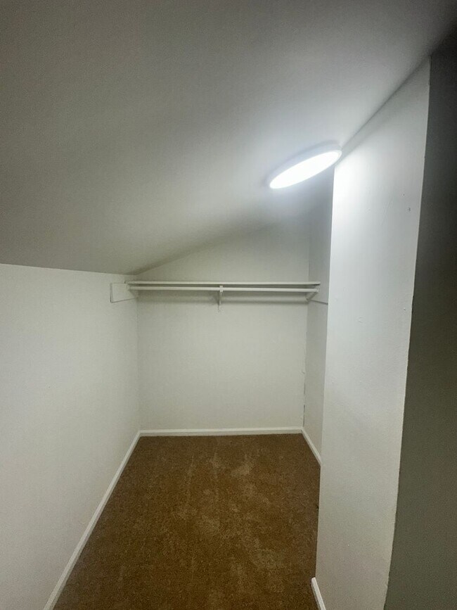 Building Photo - 2 Bedroom/2 Bath Townhome in Valdosta