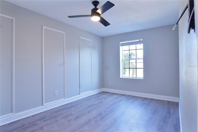 Building Photo - 10216 Oak Crest Rd