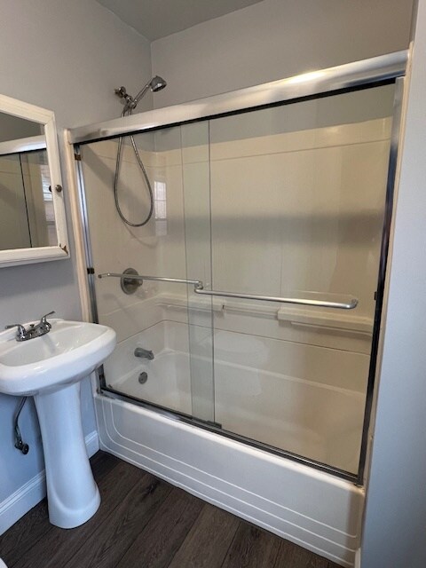 Bathroom - 635 Broadway St