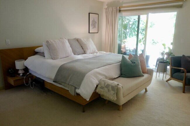 Building Photo - Coming Soon! Cozy home in South Pasadena.