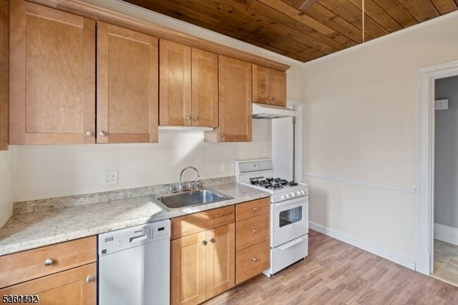 Building Photo - 55 Springfield Ave