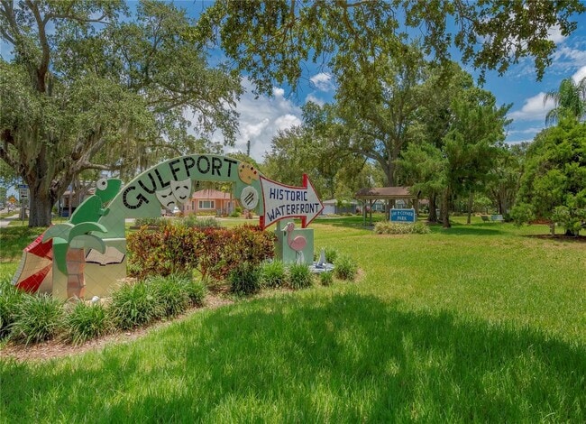 Building Photo - 2808 Clinton St S