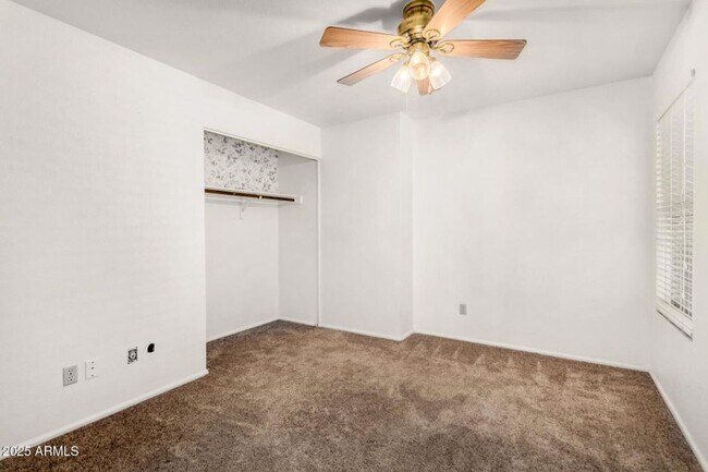 Building Photo - Spacious 5-Bedroom Home in the Heart of Sc...